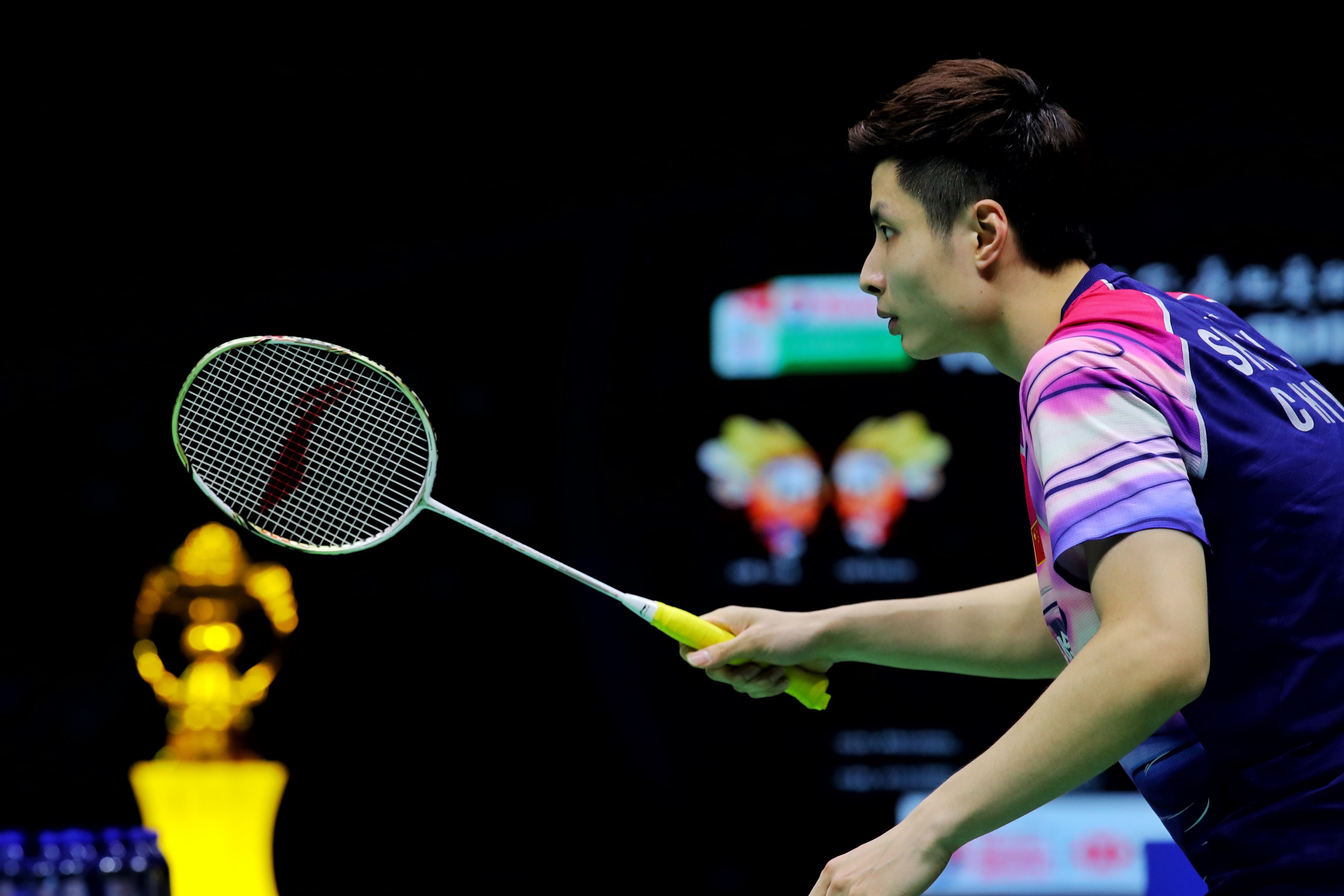 头上佩戴了 头上佩戴了