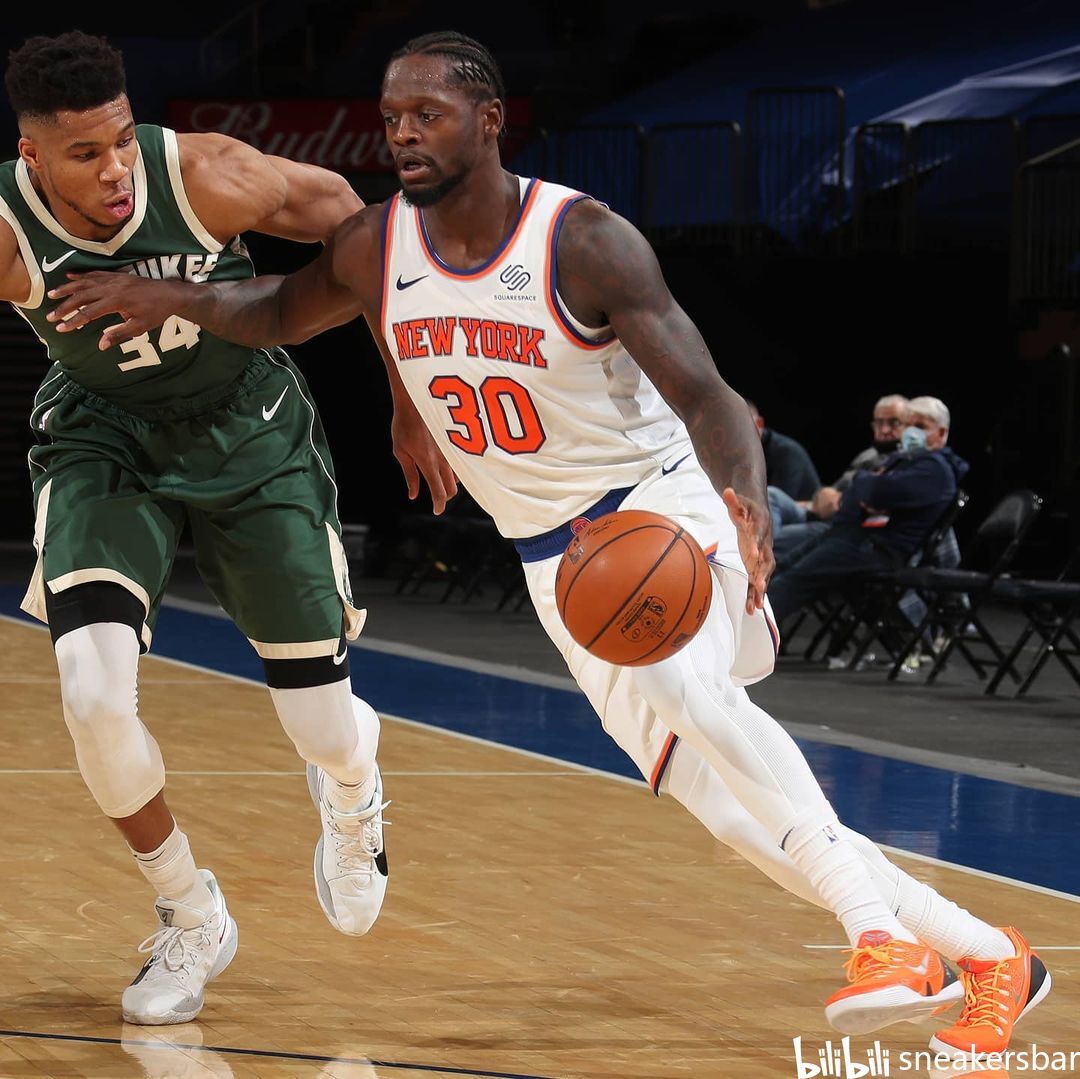 频频陷入自 频频陷入自