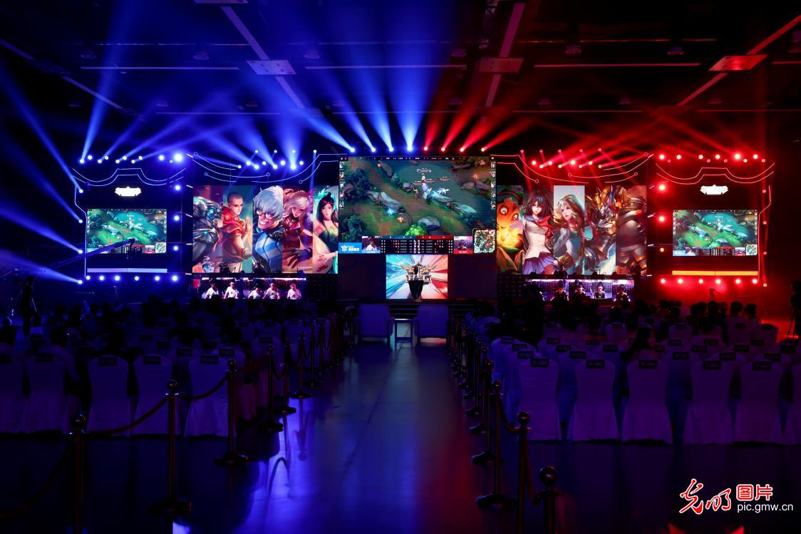 季反复出现 季反复出现